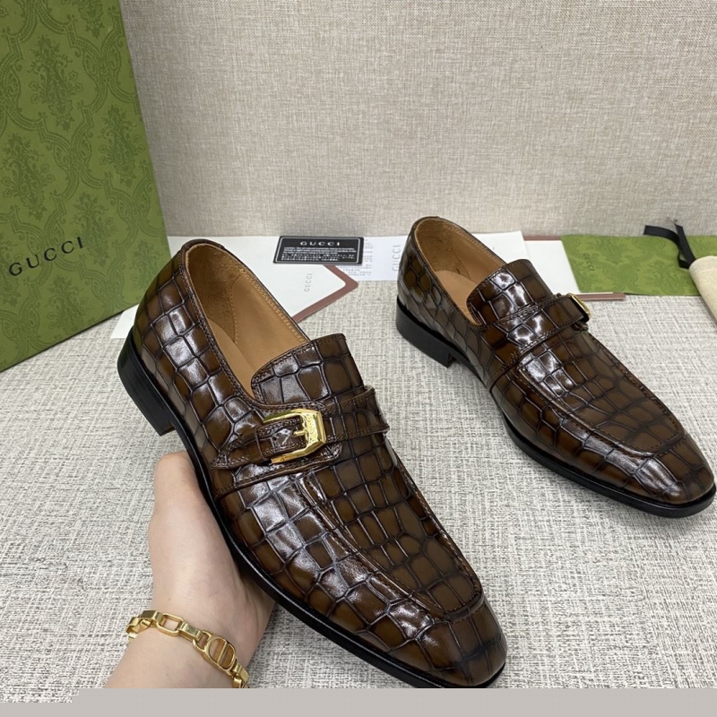 G*u*i leather shoes